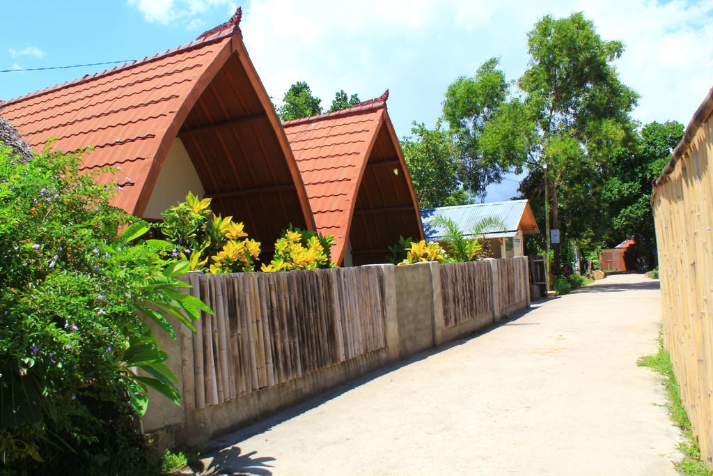 Tapada Apartment Gili Air Bagian luar foto